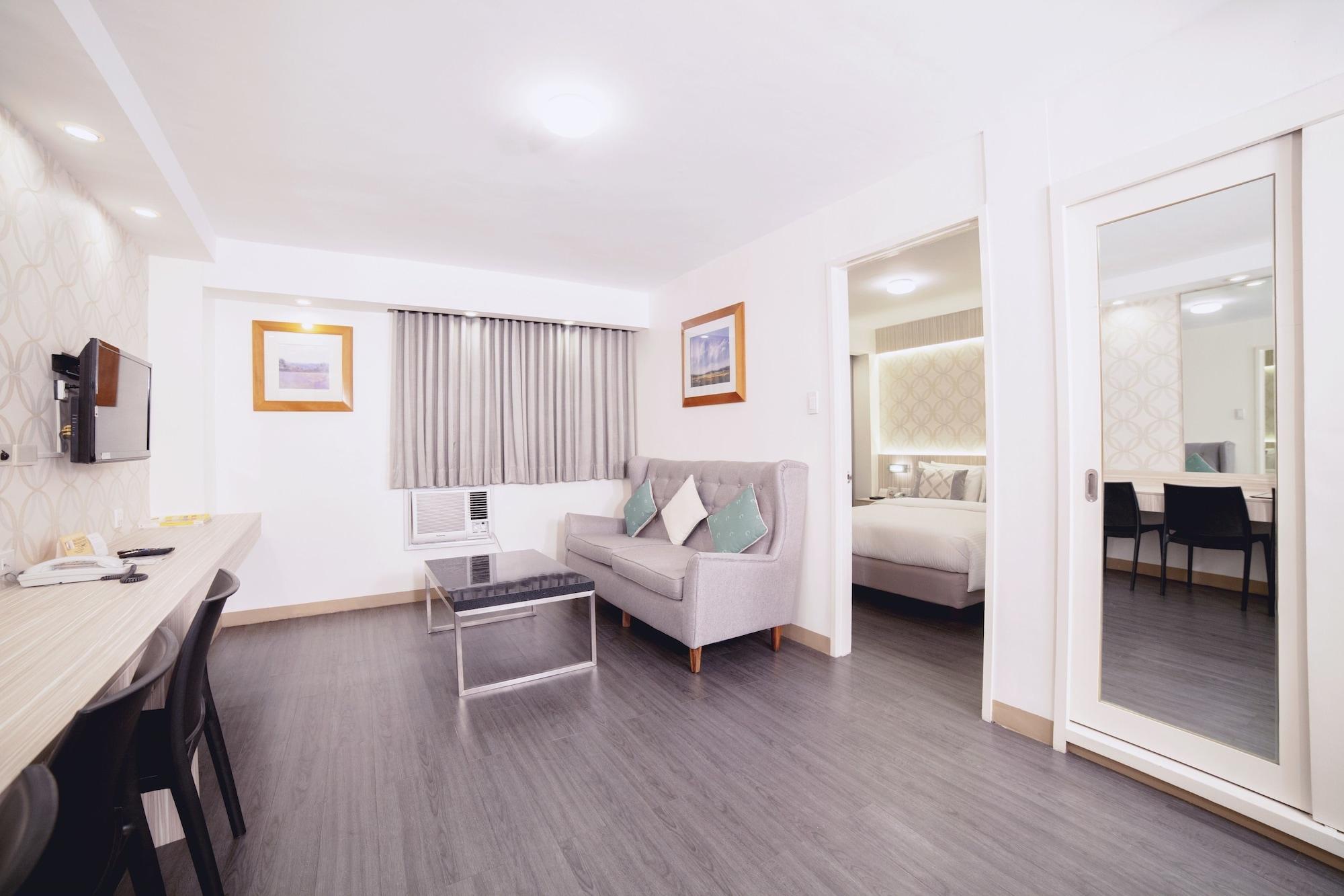 The Charter House Hotel Makati City Buitenkant foto