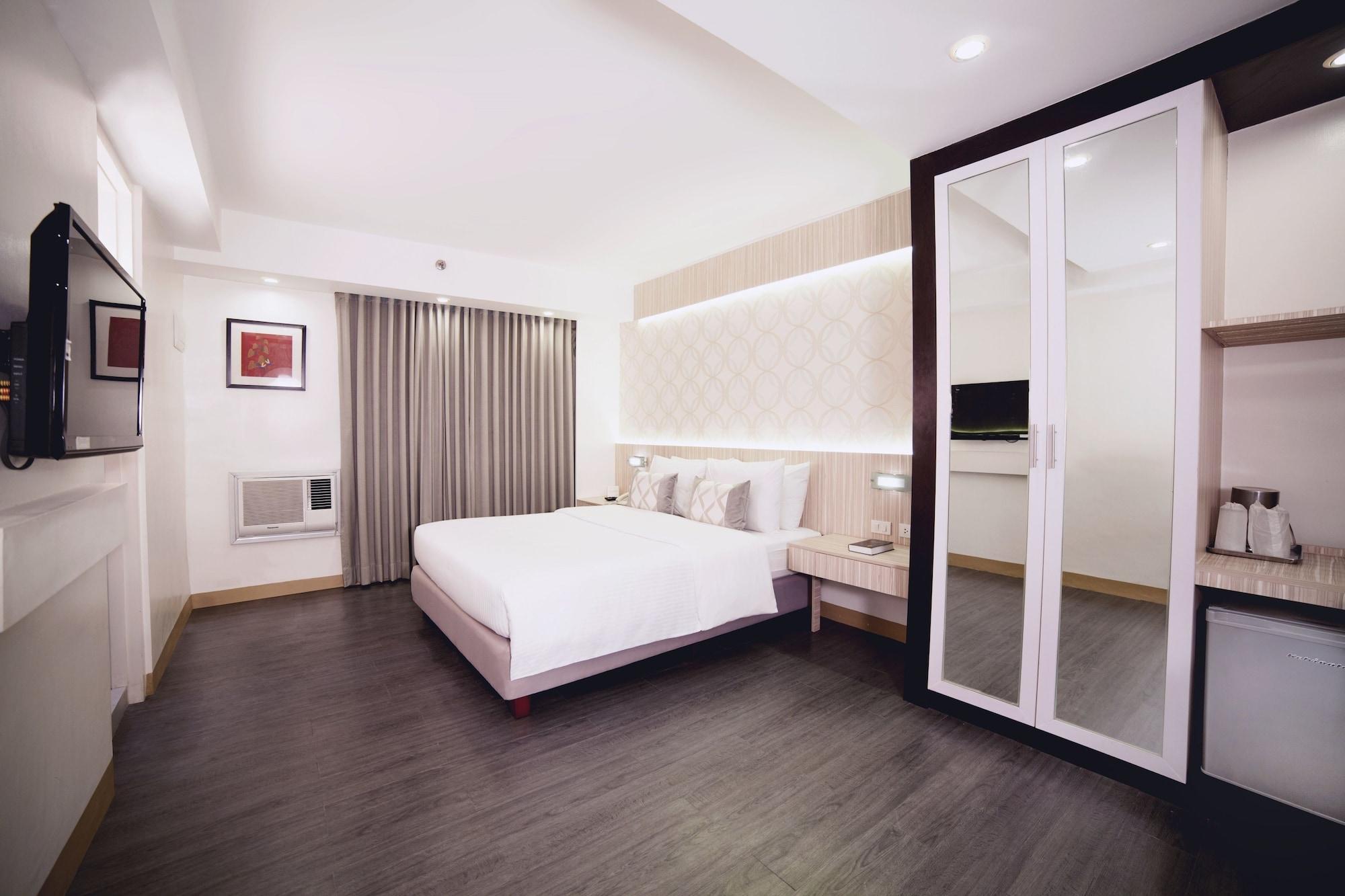 The Charter House Hotel Makati City Buitenkant foto