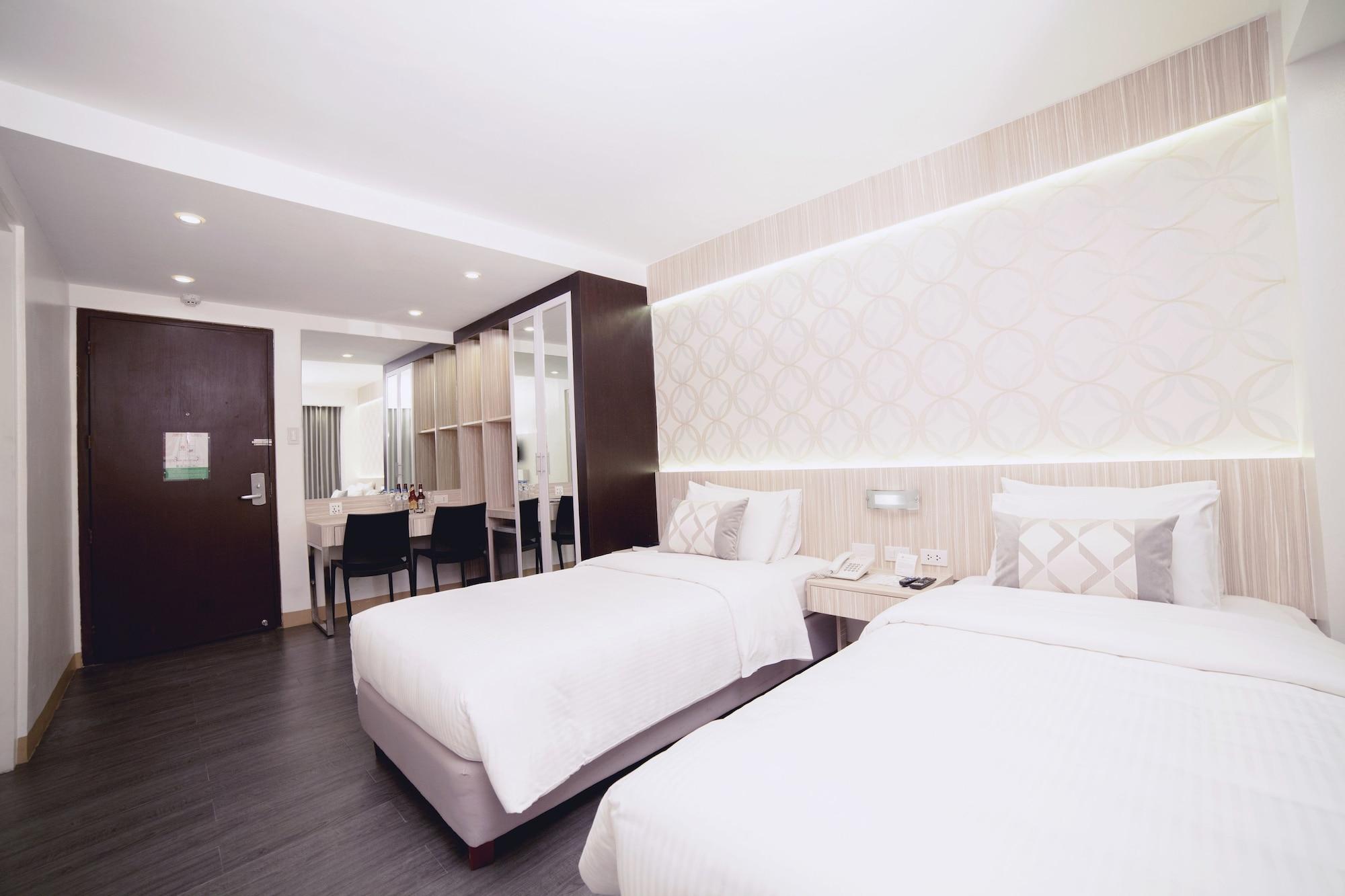 The Charter House Hotel Makati City Buitenkant foto