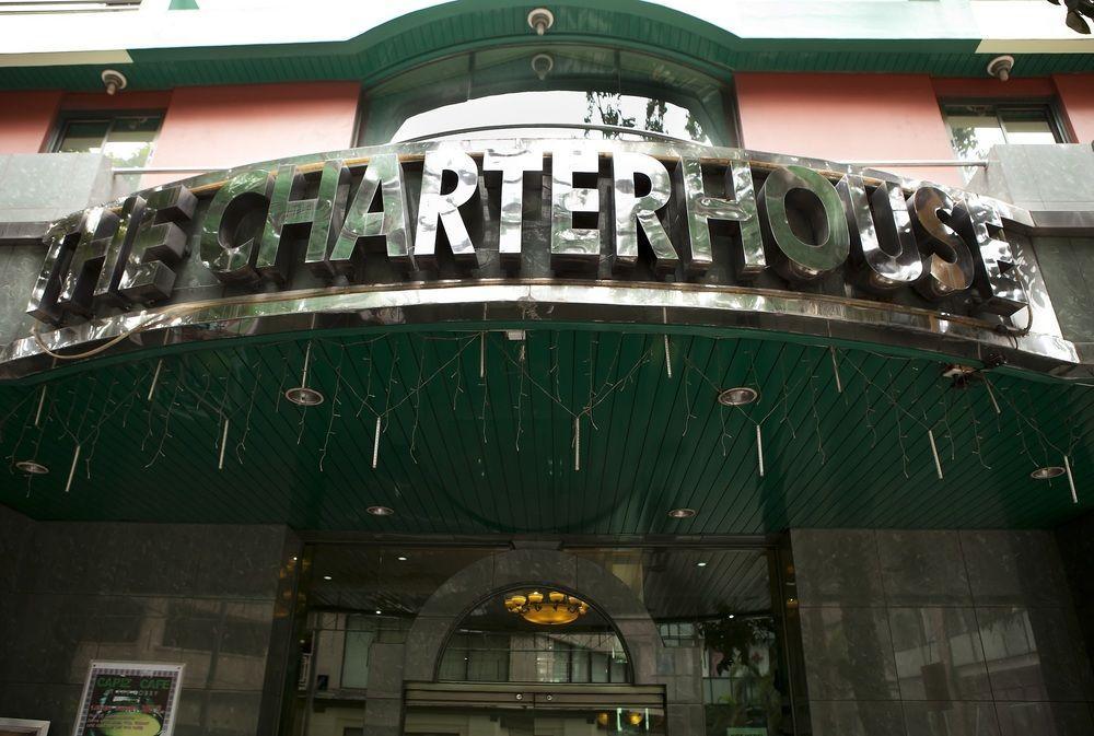 The Charter House Hotel Makati City Buitenkant foto