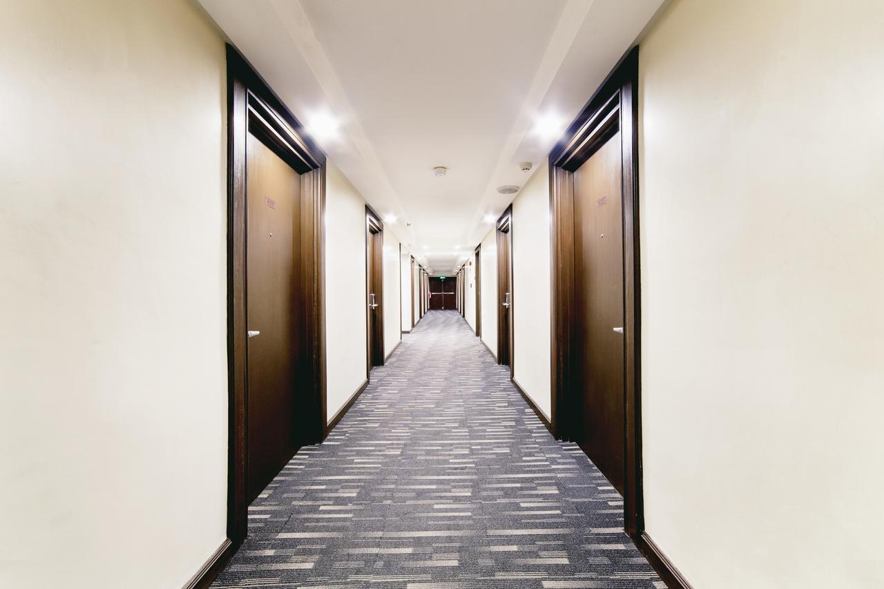 The Charter House Hotel Makati City Buitenkant foto