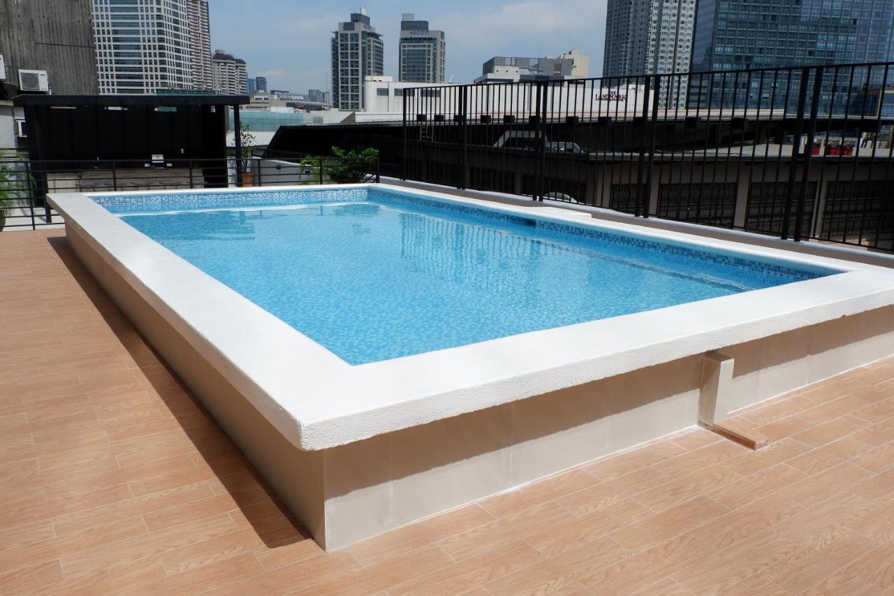 The Charter House Hotel Makati City Buitenkant foto